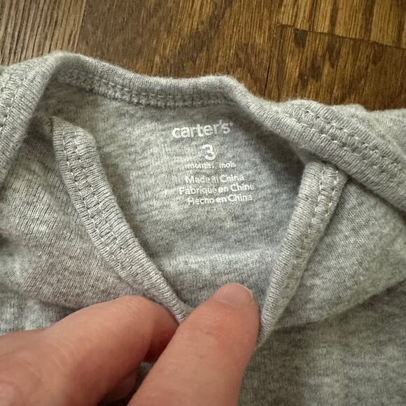 Carter’s long sleeve onesie bundle - stripes and solids, size 3 month (set of 4) - Picture 3 of 9